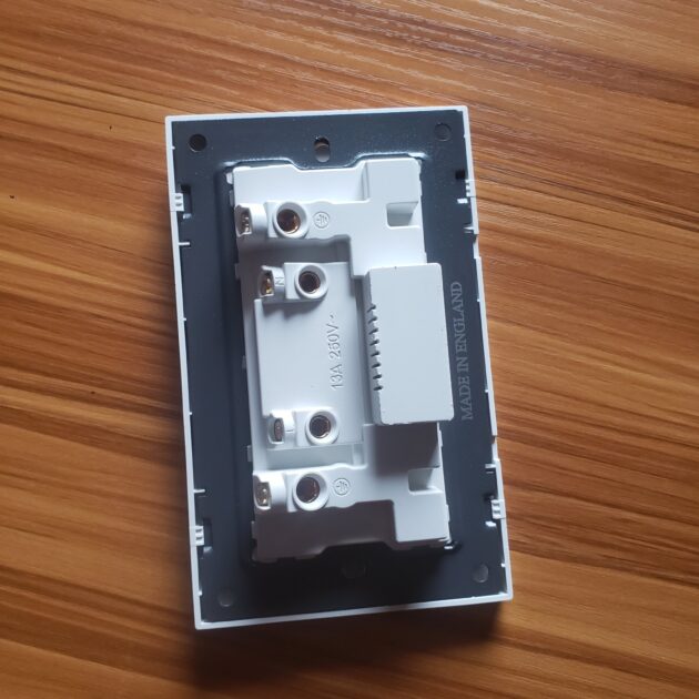 13 AMPS USB DOUBLE SOCKET WITH LIGHT - Image 3
