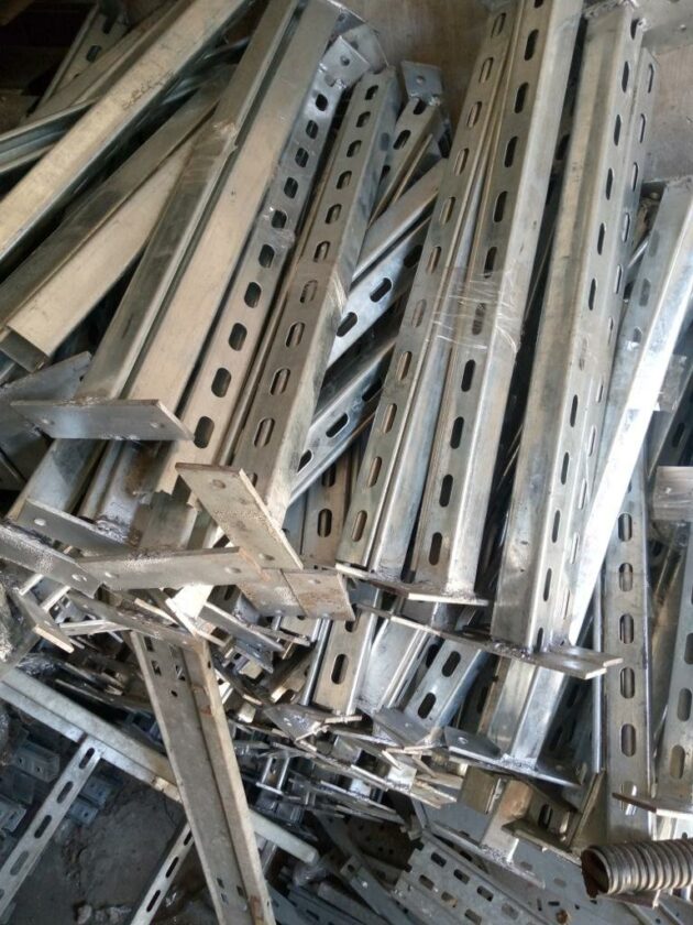 Cable tray hanger 600mm - Image 2