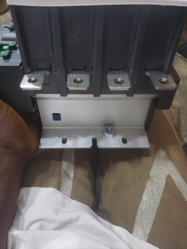 250amps 4pole contactor - Image 3