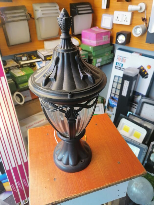FOREIGN DESIGN PILLAR LIGHT
