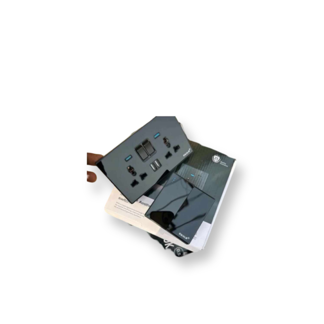 Exell UK 🇬🇧 socket with USB and switches black body