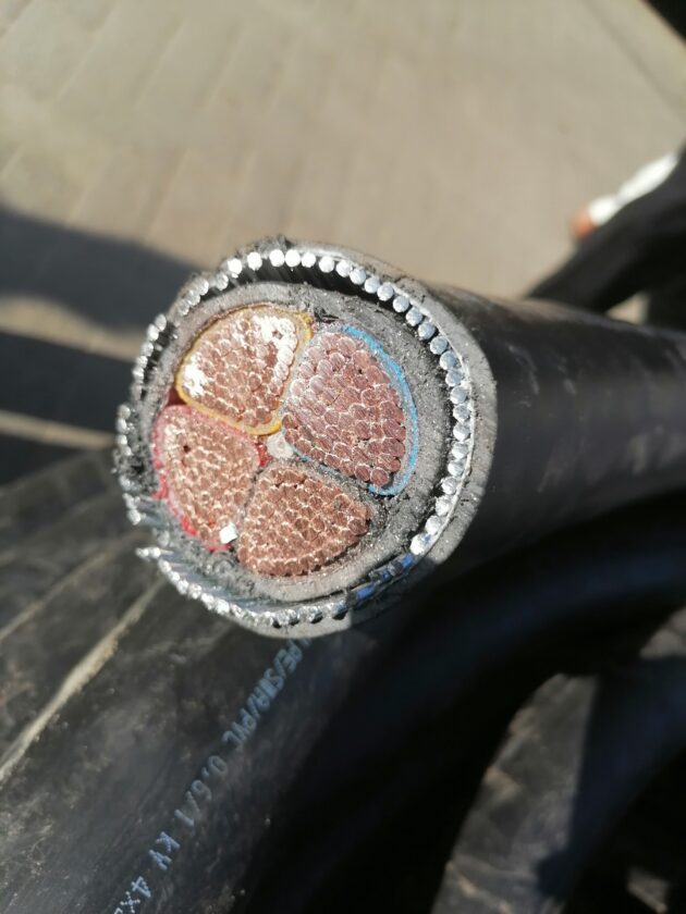 240mm 4core armored cable - Image 2